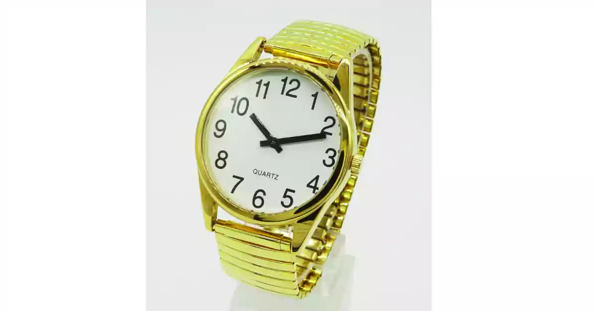 Relógio de pulso, caixa metálica dourada redonda, mostrador branco, bracelete metálica dourada