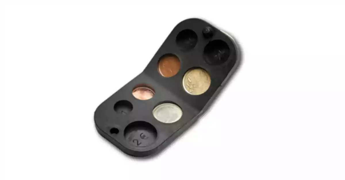 Carteira de borracha para moedas preta com 8 compartimentos para os diferentes tipos de moedas