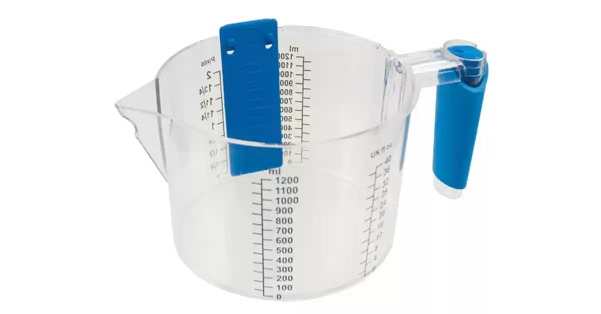 Jarro medidor de 1,2 L em plástico transparente com marcas em relevo, pega e guia de medição em azul