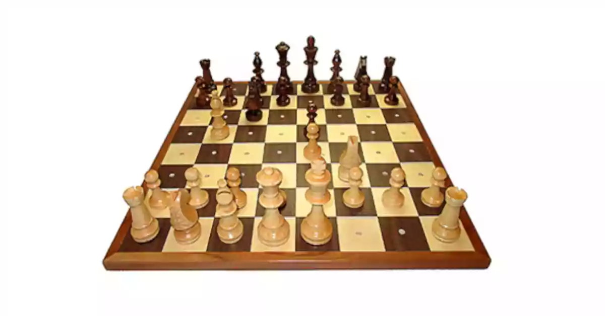 Jogo de xadrez em madeira com conjunto de peças de jogo e orifícios para posicionar as peças