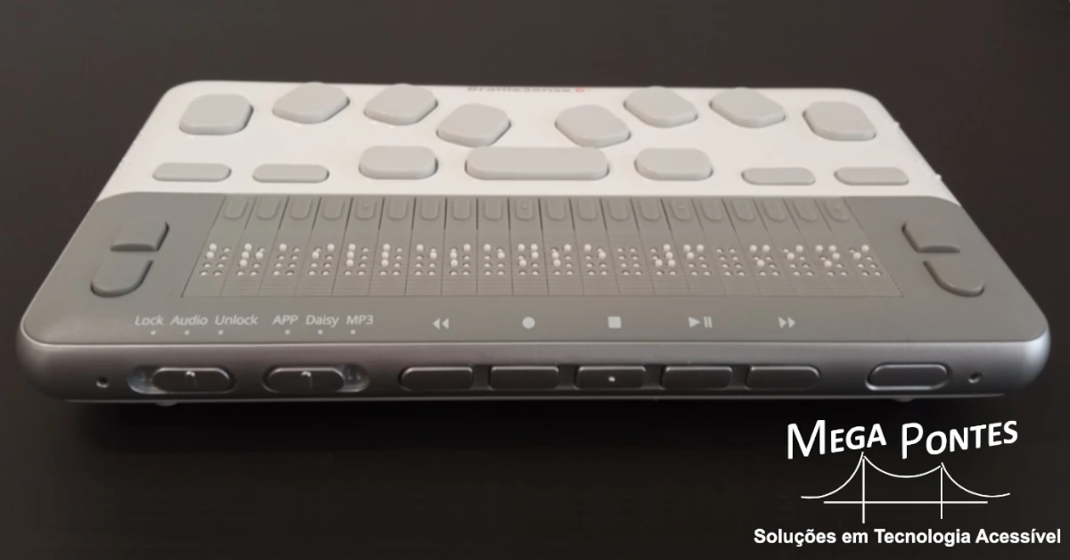 Bloco de notas branco e cinza claro com linha Braille de 20 células e teclado estilo Perkins