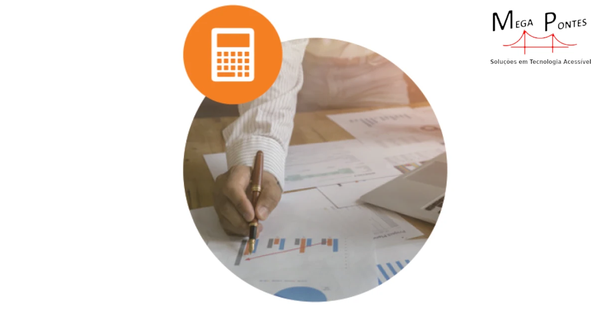 Homem junto a computador portátil e a folhas com gráficos com símbolo de calculadora